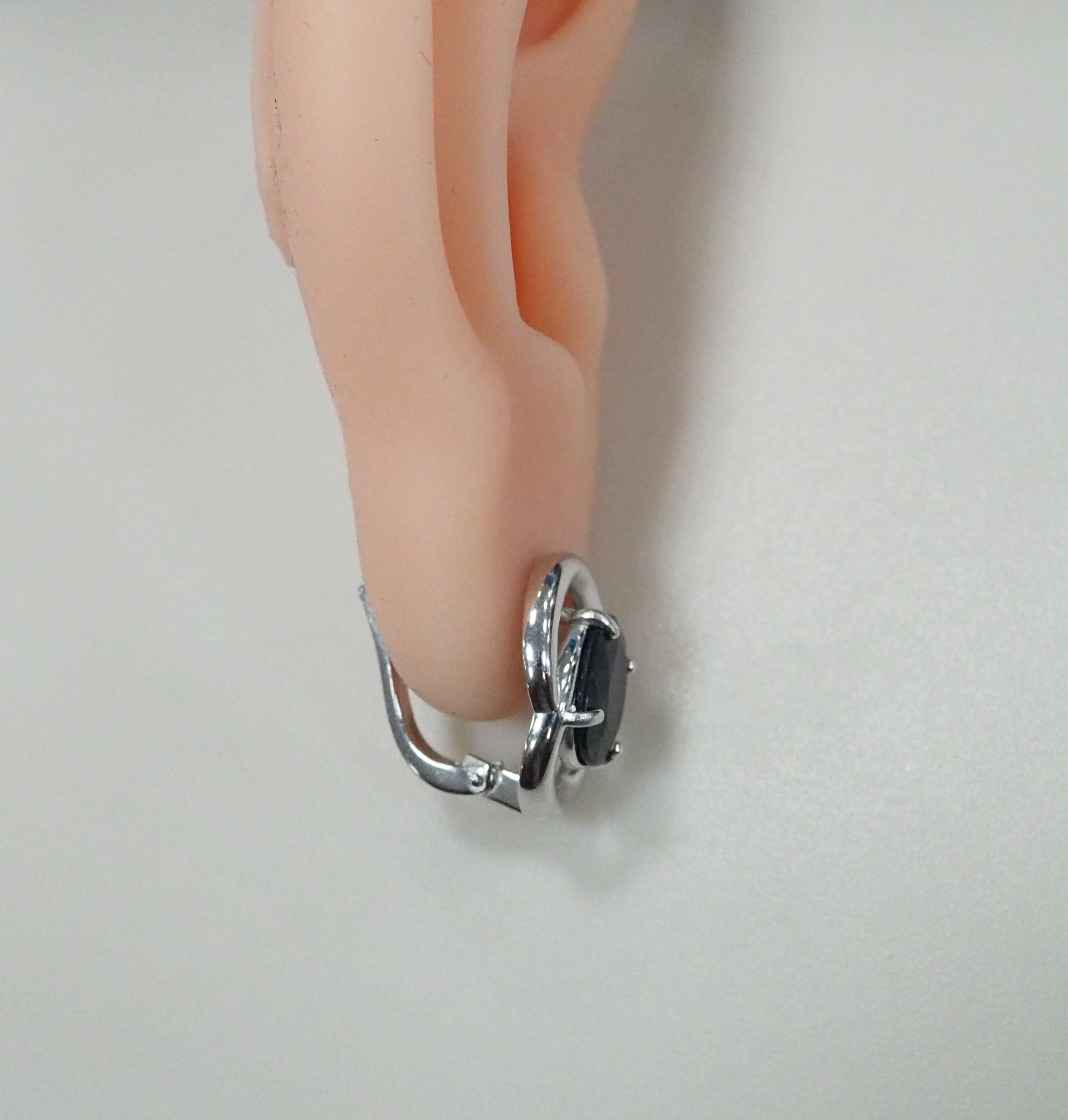 Серебряные серьги с сапфирами